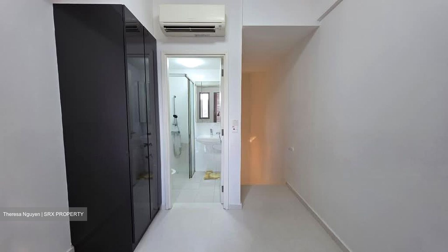 # 1 Loft (D14), Apartment #553616111